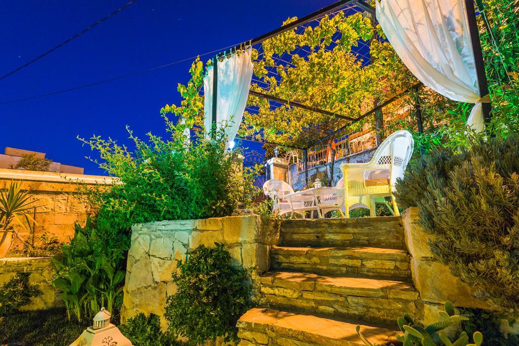 Cunda Esen Hotel Ayvalı Buitenkant foto