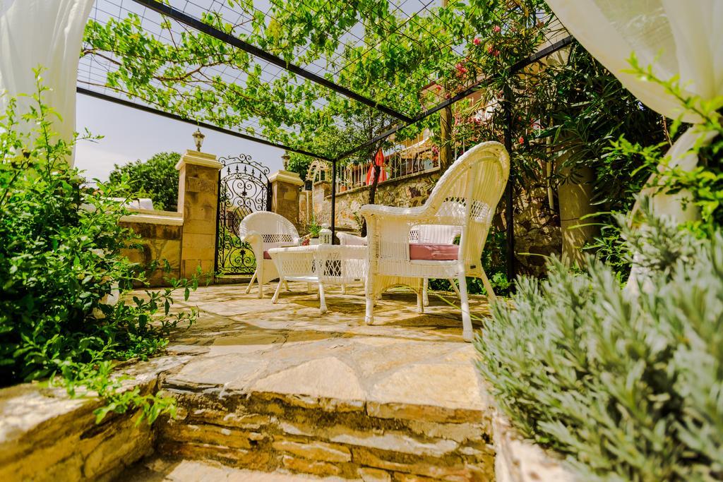 Cunda Esen Hotel Ayvalı Buitenkant foto